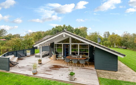 Martina - 560M to the Fjord: Casa, Tetto, Villetta, Portico, Raccordo, Estate, Shade, Latifoglie, Deck, Plank