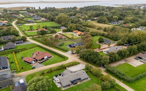 Martina - 560M to the Fjord: Zona Residenziale, Visione Globale, Paesaggio, Casa, Casa, Fotografia Aerea, Tetto, Sobborgo, Plain, Lotto