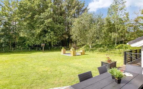 Gretje - 650M to the Fjord: Arbusto, Giardino, Lotto, Shade, Prato, Primavera, Landscaping, Cortile, Backyard