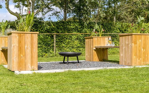 Gretje - 650M to the Fjord: Legna, Color Legno, Giardino, Latifoglie, Plank, Compensato, Backyard, Vaso Di Fiori, Legname
