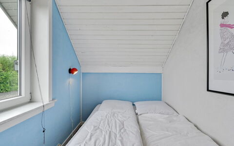 Earline - 900M to the Fjord: Parete, Camera Da Letto, Soffitto, Interior Design, Letto, Pavimento, Lenzuolo, Bedding, Pavimentazione, Biancheria