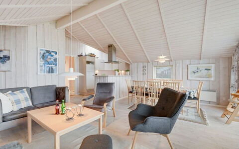 Clarina - 800M to the Fjord: Interior Design, Legna, Pavimentazione, Soffitto, Pavimento, Mobilia, Casa, Camera, Pavimento In Legno, Soggiorno