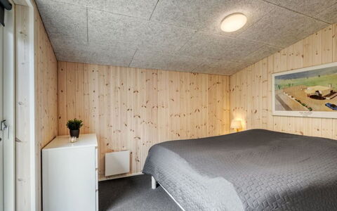 Gustaf - 400M to the Fjord: Parete, Legna, Soffitto, Interior Design, Pavimentazione, Pavimento, Camera Da Letto, Camera, Mobilia, Letto