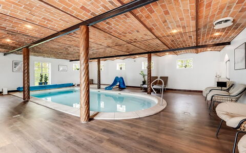 Fintan - 2Km to the Fjord: Pavimentazione, Pavimento, Legna, Interior Design, Soffitto, Mobilia, Pavimento In Legno, Ricorrere, Piscina, Color Legno