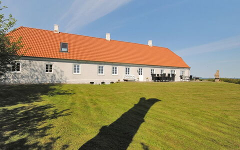 Alois - 1Km to the Fjord: Tetto, Casa, Casa, Villetta, Porta, Raccordo, Deck, Portico, Plank, Latifoglie