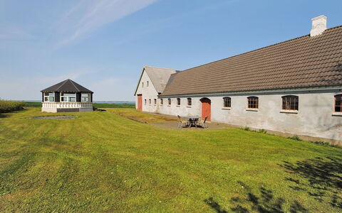 Alois - 1Km to the Fjord: Tetto, Casa, Casa, Villetta, Porta, Raccordo, Deck, Portico, Plank, Latifoglie