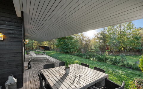 Elfriede - 400M to the Fjord: Legna, Casa, Shade, Giardino, Soffitto, Backyard, Landscaping, Deck, Cortile, Estate