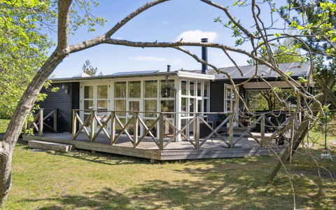 Olof - 100M from the Sea: Tetto, Casa, Porta, Villetta, Shade, Raccordo, Cortile, Estate, Backyard