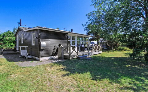 Olof - 100M from the Sea: Tetto, Casa, Porta, Villetta, Shade, Raccordo, Cortile, Estate, Backyard