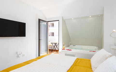 Deluxe Altemar: Mobilia, Costruzione, Cielo, Albero, Interior Design, Pianta, Casa, Tempo Libero, Shade, Sedia
