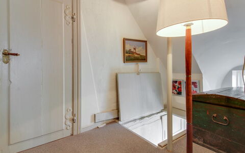 Saarah - 25Km from the Sea: Tetto, Casa, Casa, Villetta, Porta, Raccordo, Deck, Portico, Plank, Latifoglie