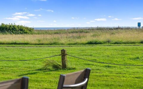 Antomine - 100M from the Sea: Legna, Giardino, Backyard, Lotto, Casa, Tetto, Shade, Deck, Latifoglie, Cortile