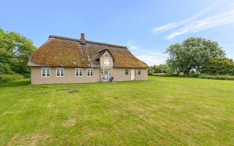 Thorarin - 25Km from the Sea: Tetto, Casa, Lotto, Casa, Villetta, Estate, Edifici Giardino, Shade, Log Cabin, Landscaping