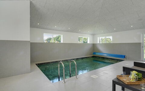 Gabriele - 17Km from the Sea: Tetto, Casa, Porta, Villetta, Shade, Raccordo, Cortile, Estate, Backyard