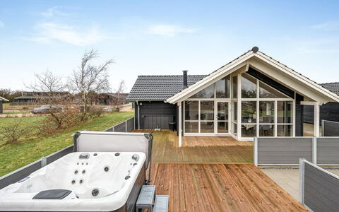 Gertrude - 1.1Km to the Fjord: Deck, Design, Latifoglie, Inverno, Piscina, Illuminazione Diurna, Plank, Log Cabin, Struttura Esterna, Raccordo