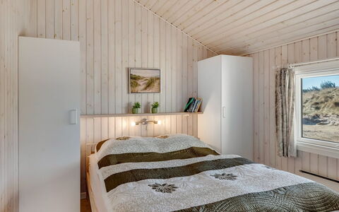 Matias - 150M from the Sea: Legna, Camera Da Letto, Soffitto, Interior Design, Letto, Pavimento, Pavimentazione, Camera, Lenzuolo, Bedding