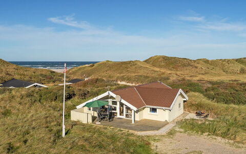 Matias - 150M from the Sea: Zona Residenziale, Tetto, Sobborgo, Driveway, Estate, Camino