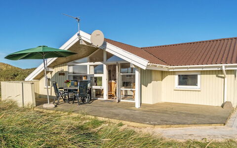 Matias - 150M from the Sea: Zona Residenziale, Tetto, Sobborgo, Driveway, Estate, Camino