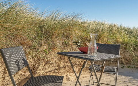 Matias - 150M from the Sea: Zona Residenziale, Tetto, Sobborgo, Driveway, Estate, Camino