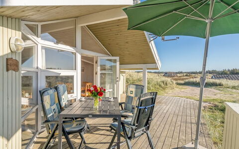 Matias - 150M from the Sea: Zona Residenziale, Tetto, Sobborgo, Driveway, Estate, Camino