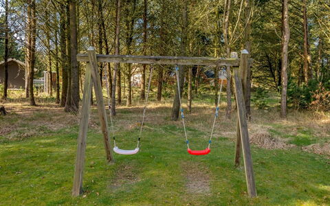 Luciane - 2.5Km from the Sea: Legna, Swing, Attrezzatura Giochi All'Aperto, Terreno Di Gioco, Shade, Woodland, Giardino, Parco, Suolo, Prato