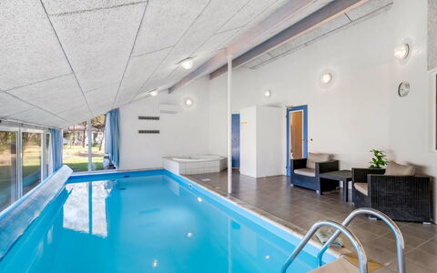 Luciane - 2.5Km from the Sea: Villetta, Backyard, Cortile, Edifici Giardino, Capannone, Raccordo, Mobili Da Esterno, Log Cabin, Struttura Esterna, Baracca