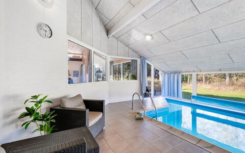 Luciane - 2.5Km from the Sea: Villetta, Backyard, Cortile, Edifici Giardino, Capannone, Raccordo, Mobili Da Esterno, Log Cabin, Struttura Esterna, Baracca