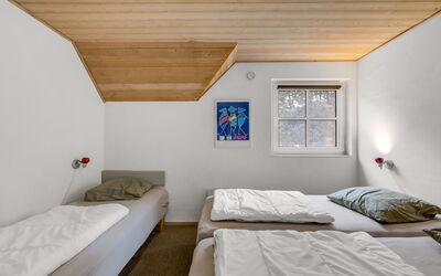 Dorris - 4.3Km from the Sea