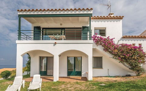 Mirador: Acqua, Cielo, Pianta, Nube, Costruzione, Proprietà, Piscina, Finestra, Azzurro, Corpo D'Acqua