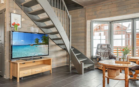 Saanaloma: Legna, Pavimentazione, Interior Design, Pavimento, Mobilia, Soffitto, Camera, Sedia, Latifoglie, Soggiorno