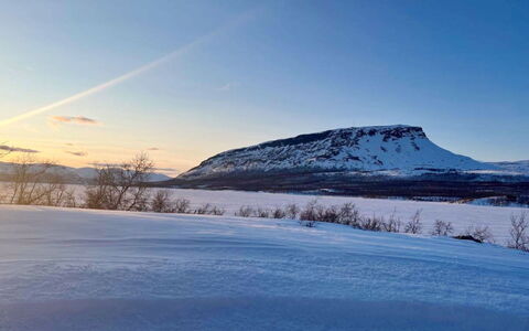 Saanaloma: Cielo, Geografia Montane, Montagna, Orizzonte, Inverno, Neve, Paesaggio Naturale, Ecoregione, Collina, Highland
