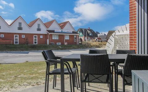 Jaakko - 100M from the Sea: Tetto, Casa, Casa, Villetta, Porta, Raccordo, Deck, Portico, Plank, Latifoglie