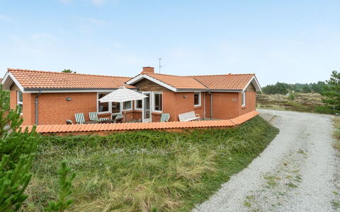 Lisemarie - 800M from the Sea: Legna, Tetto, Architettura, Casa, Casa, Villetta, Raccordo, Latifoglie, Pendenza, Estate