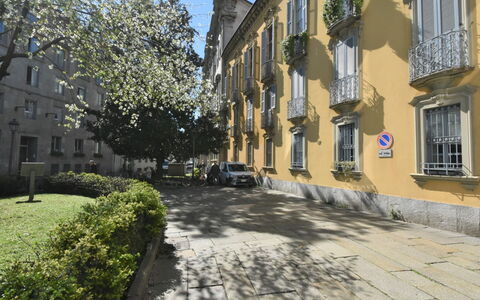Brera Terrace Apartment: Cielo, Pianta, Nube, Natura, Albero, Paesaggio Naturale, Lotto, Paesaggio, Tempo Libero, Erba