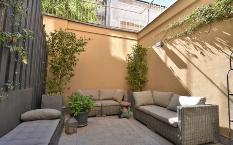 Brera Terrace Apartment: Cielo, Pianta, Nube, Natura, Albero, Paesaggio Naturale, Lotto, Paesaggio, Tempo Libero, Erba