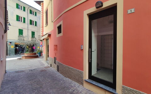 Cris House: Acqua, Pianta, Mobilia, Piscina, Proprietà, Cielo, Azzurro, Blu, Natura, Albero