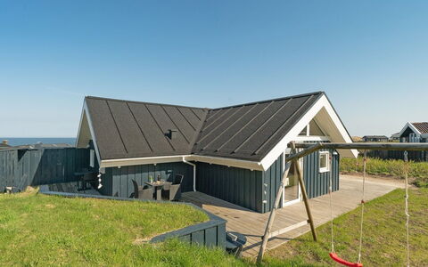 Alvilde - 100M from the Sea: Mobilia, Interior Design, Pavimentazione, Legna, Pavimento, Soffitto, Pavimento In Legno, Sedia, Tavolo, Illuminazione