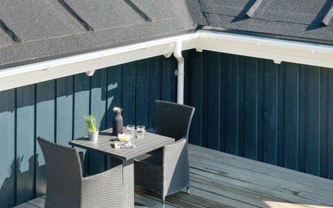 Alvilde - 100M from the Sea: Mobilia, Interior Design, Pavimentazione, Legna, Pavimento, Soffitto, Pavimento In Legno, Sedia, Tavolo, Illuminazione