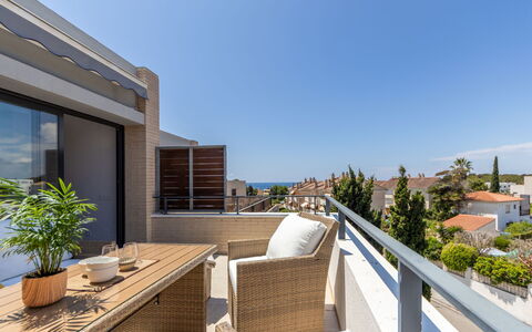 Palmera Dels Munts: Cielo, Pianta, Costruzione, Shade, Tavolo, Interior Design, Legna, Urban Design, Parete, Zona Residenziale