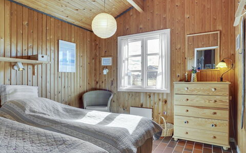 Solunka - 100M from the Sea: Camera Da Letto, Letto, Legna, Interior Design, Mobilia, Lenzuolo, Soffitto, Bedding, Pavimento, Casa