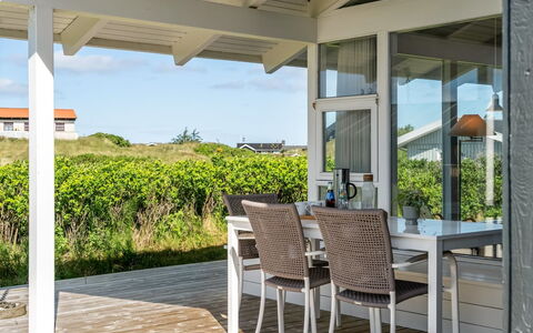 Sigrid - 400M from the Sea: Mobilia, Legna, Portico, Porta, Tavolo, Sedia, Pavimento, Pavimentazione, Casa, Cucina & Sala Da Pranzo Tavolo