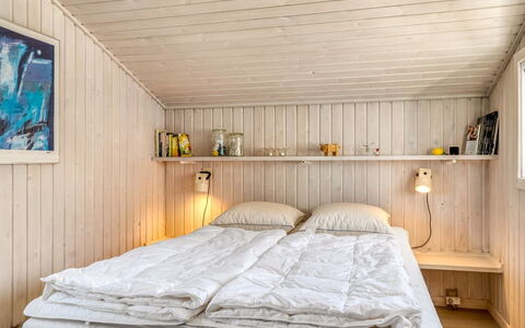 Sigrid - 400M from the Sea: Camera Da Letto, Legna, Letto, Interior Design, Lenzuolo, Soffitto, Bedding, Pavimento, Pavimentazione, Mobilia