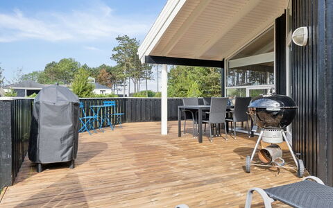 Alvy - 200M from the Sea: Legna, Casa, Portico, Deck, Latifoglie, Tetto, Color Legno, Pavimento In Legno, Eco Hotel