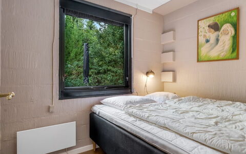 Olaf - 1.4Km from the Sea: Camera Da Letto, Legna, Letto, Interior Design, Lenzuolo, Pavimento, Bedding, Camera, Pavimentazione, Telaio Del Letto