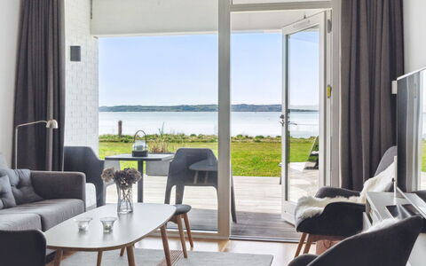 Monia - 20M from the Sea: Architettura, Tetto, Casa, Materiale Composito, Illuminazione Diurna, Raccordo, Driveway