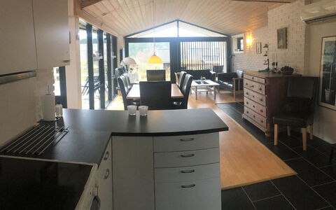 Wilmer - 40Km from the Sea: Tetto, Casa, Porta, Villetta, Shade, Raccordo, Cortile, Estate, Backyard