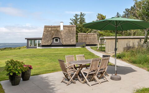 Aranja - 300M to the Fjord: Blu, Arbusto, Villetta, Groundcover, Giardino, Estate, Shade, Landscaping, Agriturismo, Eco Hotel