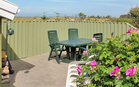Annick - 300M from the Sea: Blu, Arbusto, Villetta, Groundcover, Giardino, Estate, Shade, Landscaping, Agriturismo, Eco Hotel