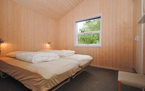 Tamika - 950M from the Sea: Legna, Camera Da Letto, Soffitto, Interior Design, Letto, Lenzuolo, Pavimento, Latifoglie, Pavimentazione, Bedding