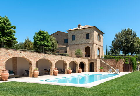 Podere D'Asso: Pianta, Cielo, Costruzione, Acqua, Albero, Erba, Casa, Paesaggio, Zona Residenziale, Tempo Libero